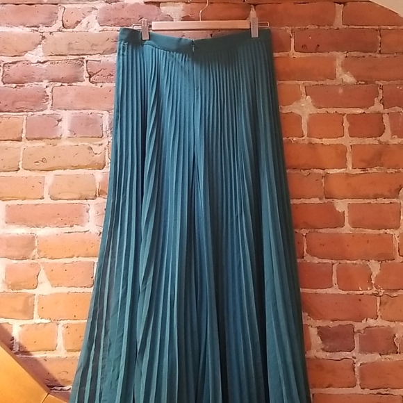 Club Monaco pleated pants - Picture 4 of 5